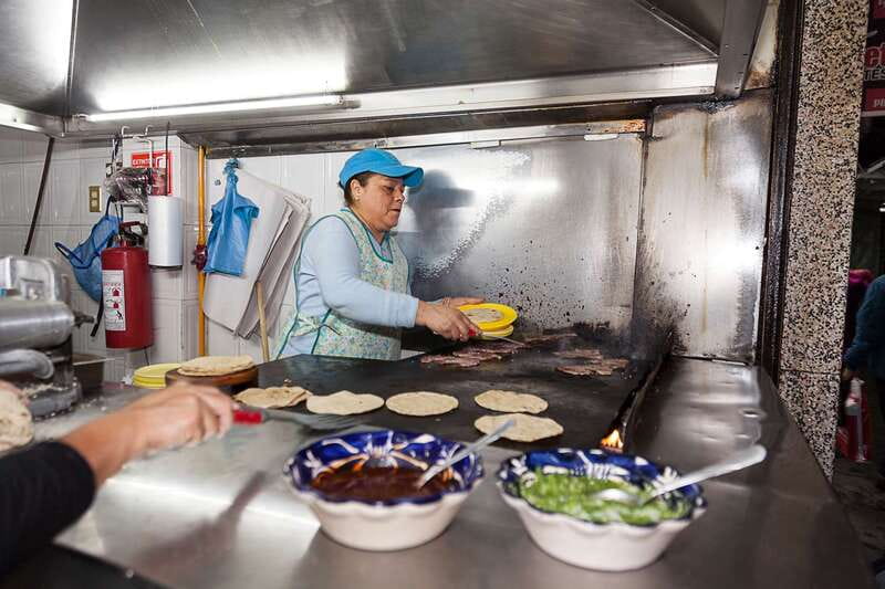 Mexico City: Tacos & Mezcal Night Food Tour - Small Group Comfort and Smooth Transport in the City Lights