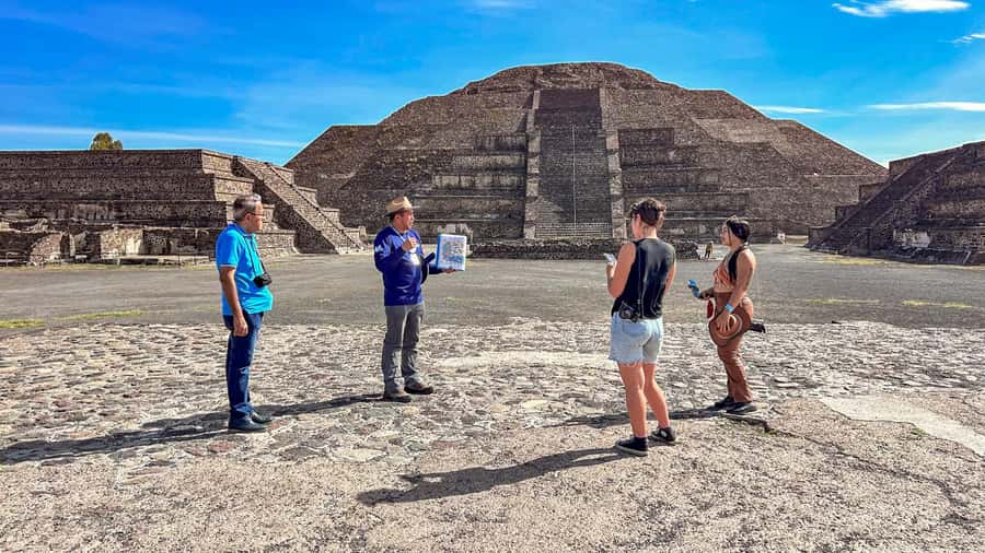 Mexico City: Teotihuacan Early or Afternoon Access Tour - Lunch at Tlacaelel: when you should choose it