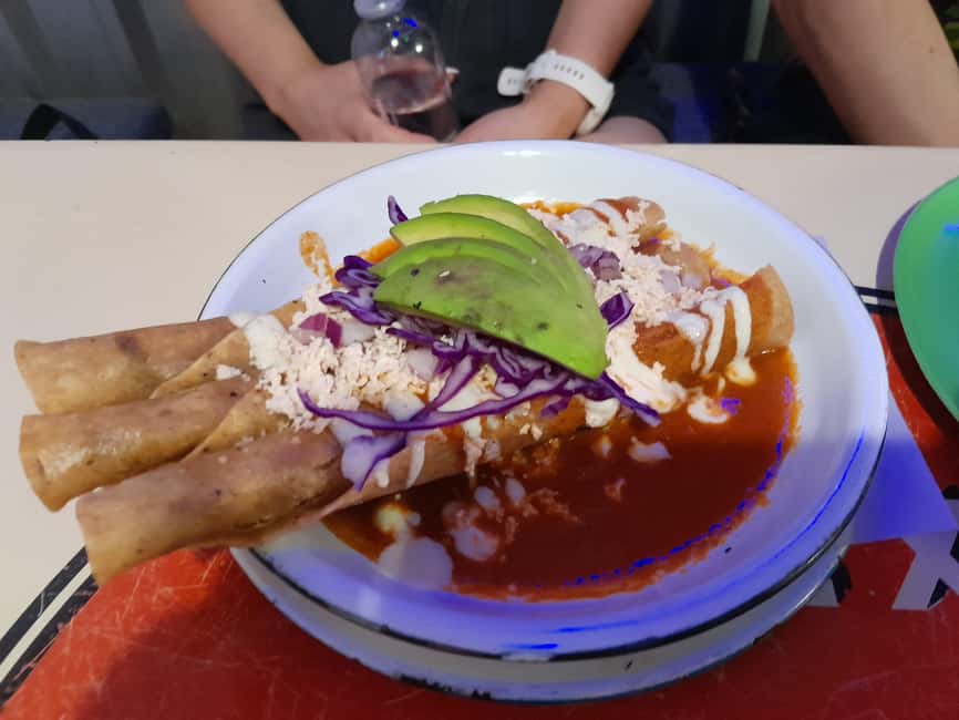 Mexico City: Vegan and Vegetarian Street Food Adventure - Paseo de la Reforma and the in-between street stops