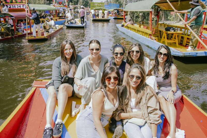 Mexico City: Xochimilco Boat with Guacamole & Premium Drinks - Practical tips so the ride goes smoothly