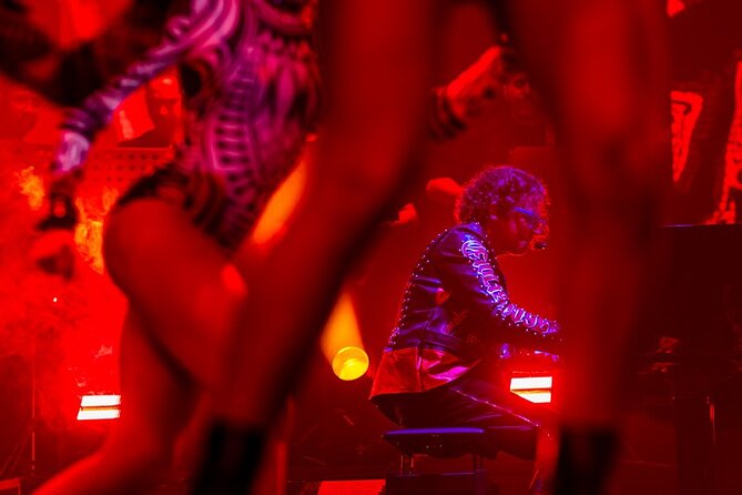 MYST My Soundtrack Live 19 : 00 hrs Cancun, 20% cashback - The show itself: MYST Live Music, Mexican Madness, and that bilingual crowd energy