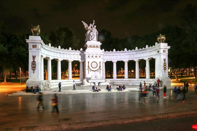 Night Tour of Mexico City Panoramic Ride on a Double-Decker Bus - The three-tower skyline stop: modern architecture, shopping, and cinemas
