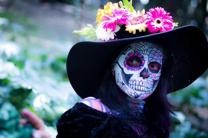 Oaxaca: Day of the Dead Evening Walking Tour with Dinner - Oaxaca Cathedral and Santo Domingo Plaza: Two Big Stops in One Night