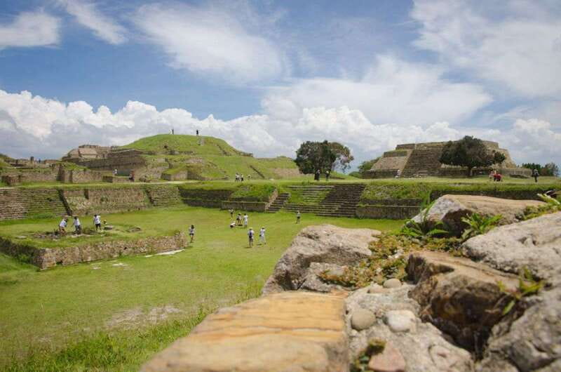 Oaxaca: Monte Alban Guided Archaeological Tour - The guided ruins: how the story gets told in about 75 minutes