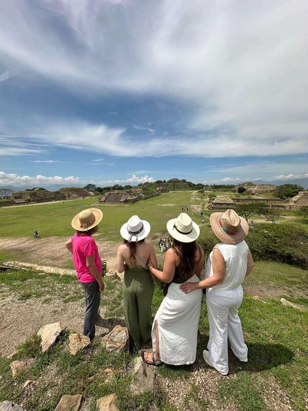 Oaxaca: Monte Albán, Hierve el agua, Mezcal and Teotitlán - Private Transportation, English or Spanish Guides, and a 9-Hour Day Plan