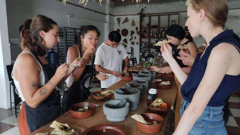 Oaxaca: Oaxacan Mole Workshop with a Traditional Cook - Who should book (and who should think twice)