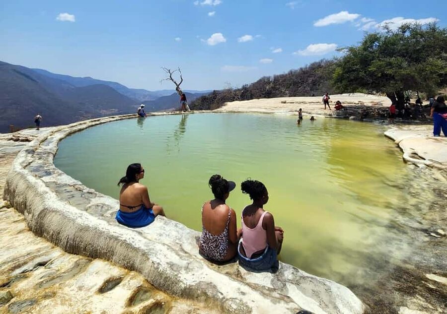 Oaxaca: Tule, Mitla & Hierve el Agua, & Mezcal Tour - Teotitlán del Valle weaving workshop: culture you can see with your hands