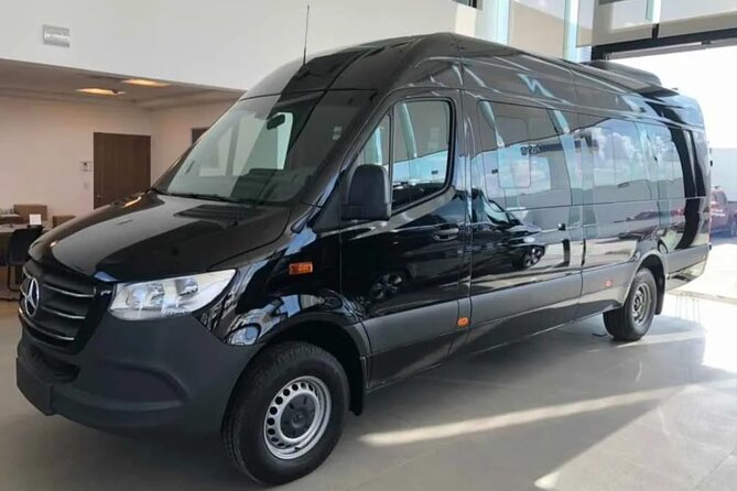 One way Private Transfer Cancun - Cancun International Airport - Vehicle Choices, Luggage, and Why Your Group Size Matters