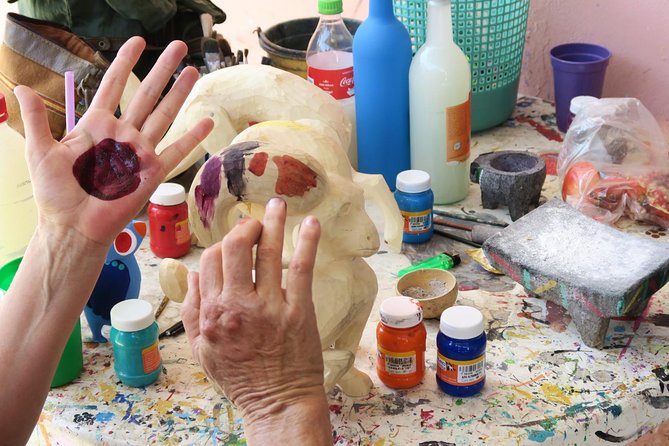 Paint your Alebrije with the Jimenez family. - Gallery time, buying directly from the Jimenez workshop