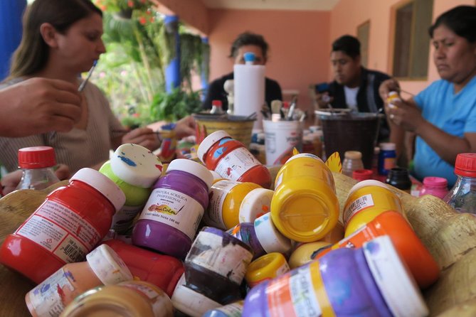 Paint your Alebrije with the Jimenez family. - The process lesson, carving to color with natural ingredients