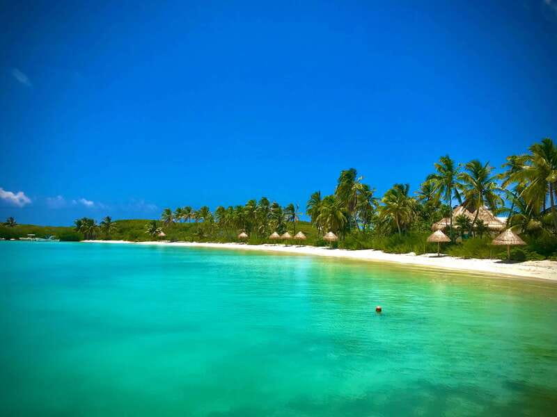 PARADISE ISLAND- ISLA CONTOY AND ISLA MUJERES - Lunch on the beach at Contoy, and what you should do if you eat differently