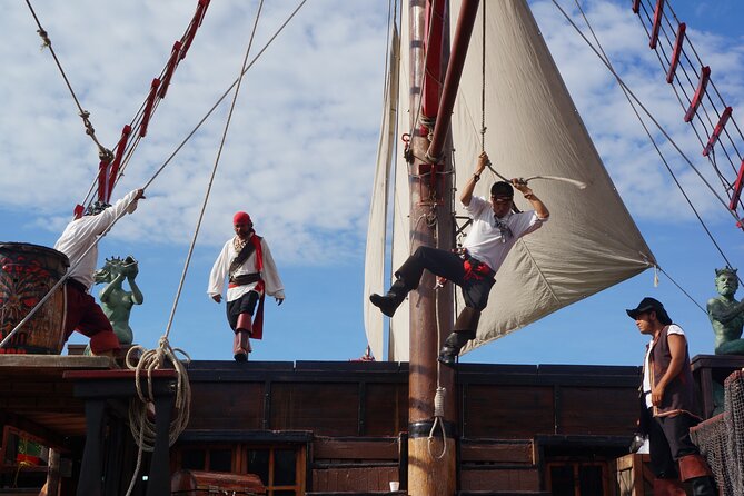 Pirate Ship Premium Dinner Cruise with Show - Fireworks over the bay: the grand finale timing you should plan for