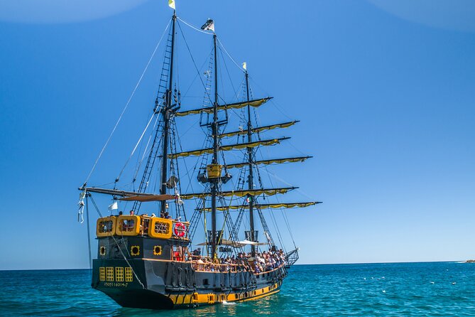 Pirate Ship Snorkel and Lunch Cruise in Los Cabos - Stop 3: Chileno Bay snorkeling, paddleboards, and rope jumps
