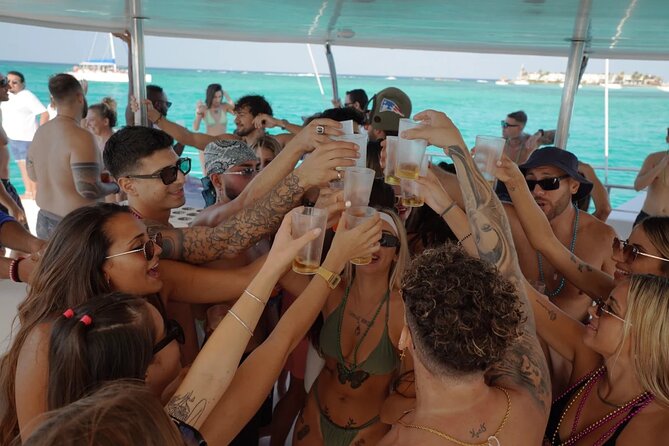 Plus Experience Isla Mujeres Tour - Onboard open bar and beach club time: how to pace a long day