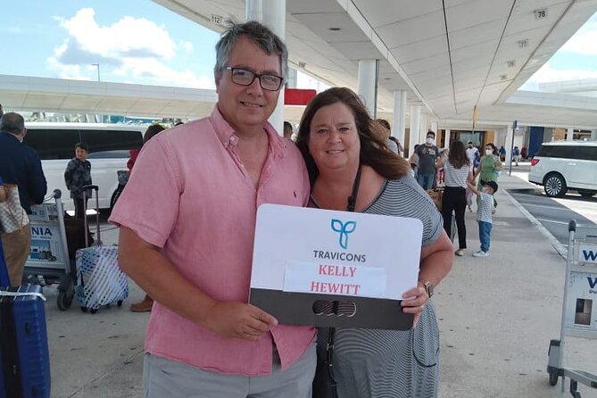 Private Airport Transportation in Mexico - Where to meet: arrivals exit door and your name banner