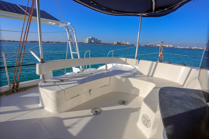 Private Catamaran from Cancun to Isla Mujeres | For up to 30 pepl - The price: what you’re paying for and what you should budget