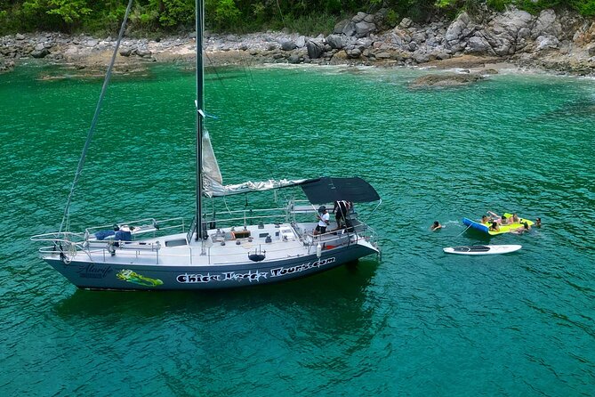 Private Chica SAILING Adventure Puerto Vallarta ALL INCLUSIVE - Crew service: the small details that make people smile