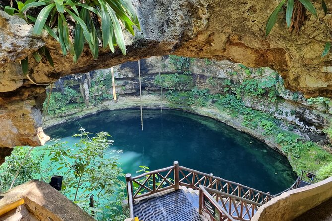 Private Chichen Itza - No additional stops at other hotels - Chichén Itzá in a private setting, with a guide who listens