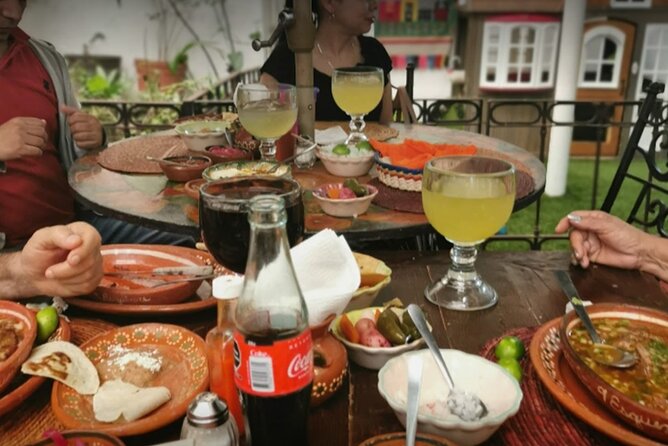 Private Cultural and Gastronomy Tour Full Day Tapatío - The small folklore stops: fountains, a snack break, and Tejuino