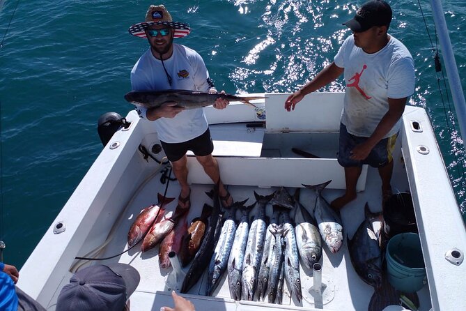 Private fishing charter Bertram 31ft 6 pax max if you don't fish you don't pay - Seasickness, weather, and how to protect your trip