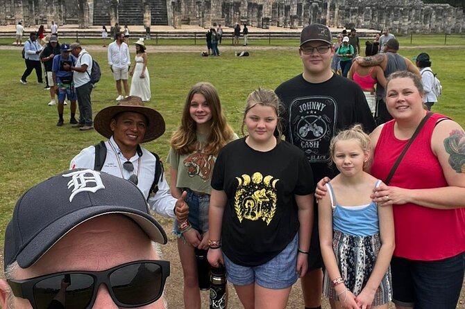 Private Guide Service in the Archaeological Zone of Chichen Itza - Gate Tactics and Vendor Chaos: How Not to Get Worn Down