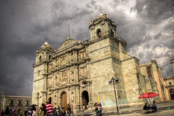 Private Historic City Tour + Street Food of Oaxaca - Best Rated - Private tour power: why guides named Oscar, Angel, and Sofia matter