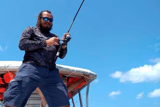 Private Inshore Fishing Experience in Isla Mujeres and Cancún - Private boat reality: what “up to 6” changes for your day