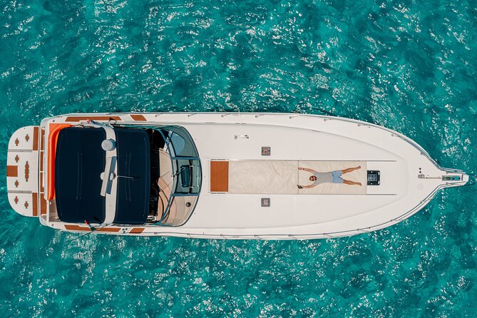 Private Luxury Yacht 55FT Rental in Cancun - Food, drinks, and the BYO rules you should follow