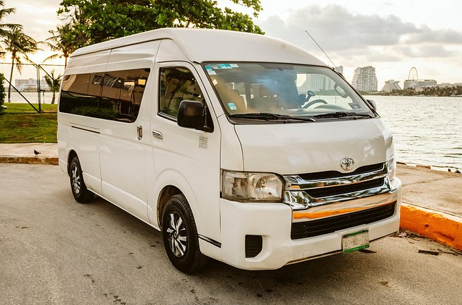 Private Minivan: Huatulco International Airport (HUX) - Luggage, Communication, and the Kind of Help You Notice
