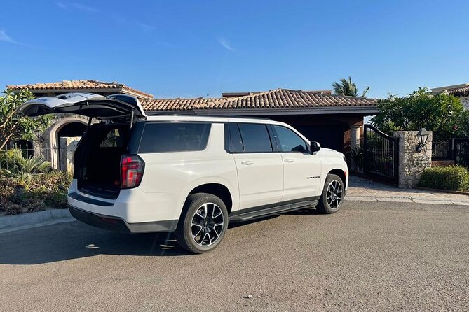 Private one-way trip from the airport to all hotels in Los Cabos - Price and value: $95.17 per group, up to 10 passengers
