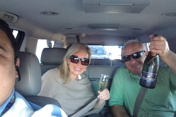 Private Round-Trip from Airport to Hotels to San Jose Area zone 1 - The 20 to 30 minute ride, what you get in the car