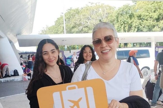 Private Roundtrip Transportation from CUN to Boulevard Kukulcan - The scenic part: Nichupte Lagoon on the way to the Hotel Zone