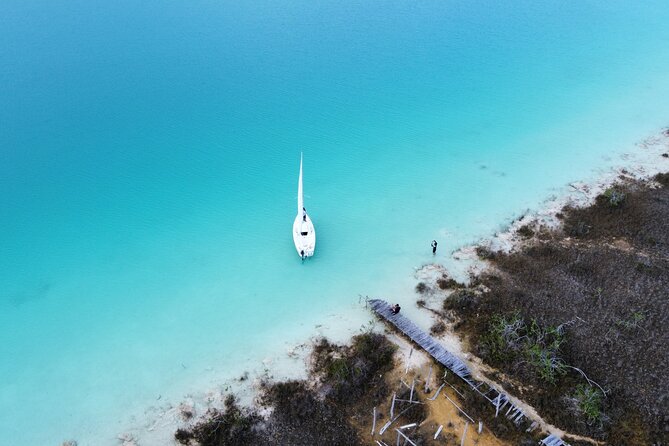 Private sailing tour of Bacalar Lagoon - Why sailing Bacalar Lagoon feels different