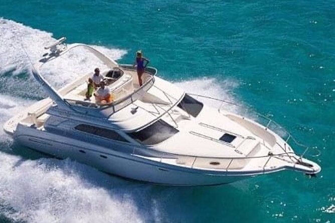 Private SeaRay 47ft Yacht Rental Cancun 23P6 - Isla Mujeres and Playa Norte: the snorkeling and anchoring reality