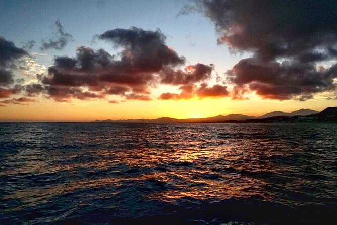 Private Sunset Boat Tour in San Jose del Cabo - Meeting at Callejon Pez Sierra 5, Then Out to the Pacific