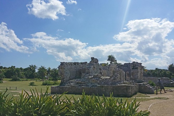 Private Tour: 2 Mayan cities in one day, Tulum and Coba - Tulum Archaeological Site: seaside ruins with real time to move