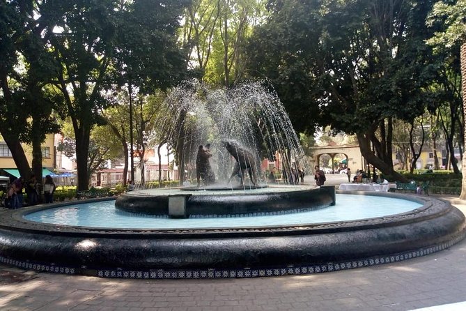 Private Tour Coyoacan & Frida Kahlo's Neighbourhood - Best Rated - Fuente de los Coyotes: Start in a Park, Not a Ticket Line