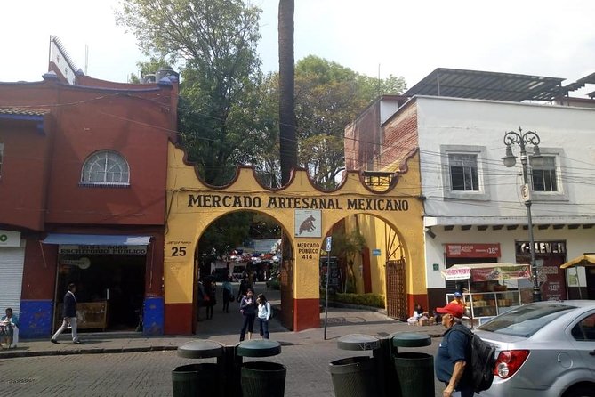 Private Tour Coyoacan & Frida Kahlo's Neighbourhood - Best Rated - Coyoacán Market: Where the Neighborhood Smells Like Lunch
