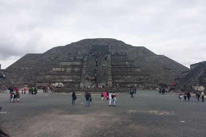 Private Tour: Teotihuacan and Basilica of Guadalupe - Basilica of Our Lady of Guadalupe: why this stop hits differently
