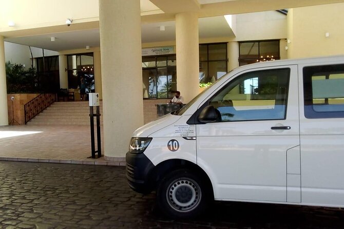 Private transportation from CUN Airport to Cancun Hotel Zone - The Ride Itself: Private, Air-Conditioned, and Built for Speed