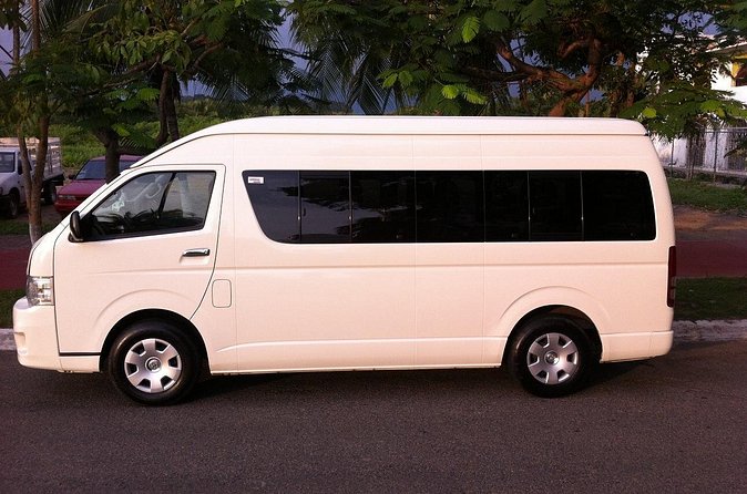 Private Transportation from the Zihuatanejo Airport to your hotel in Ixtapa - Getting picked up at the airport exit with a name sign