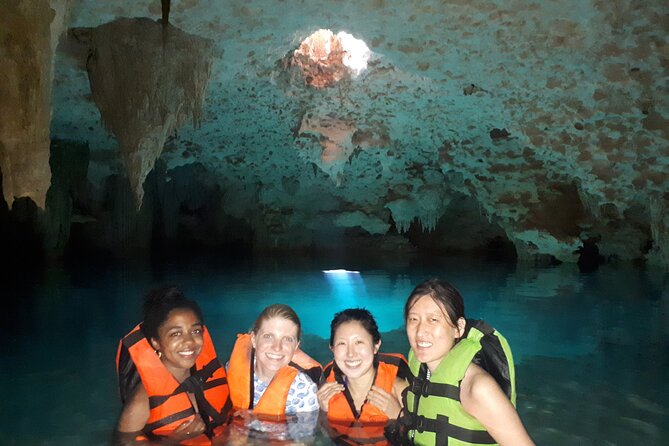 Private Tulum & Cenotes tour - Lunch and drinks: why it is built into the value