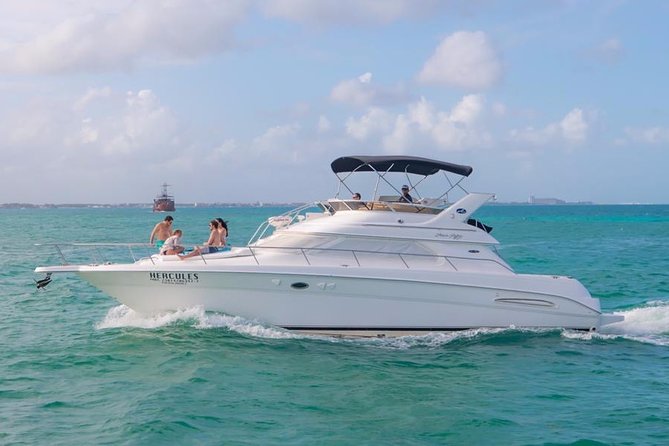 Private Yacht - 46 ft SeaRay Cancun Bay Snorkel 23P4 - Crew Service: Where Reviews Show the Real Value