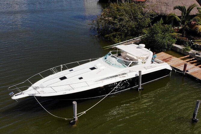Private Yacht 46ft Sea Ray Snorkel up to 15 pax 23P2 - Onboard comfort, restroom, and the small details that change everything