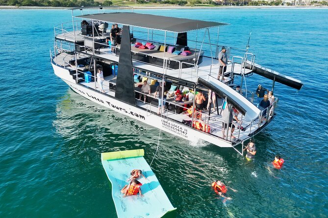 Private Yacht Charter ChicaFUN 2 Waterslides All Inclusive - Key Highlights You Will Feel Right Away