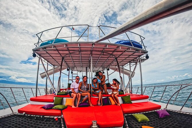 Private Yacht Charter ChicaFUN 3 Waterslides All Inclusive - ChicaFUN 3 on the Bay of Banderas: what you are really buying