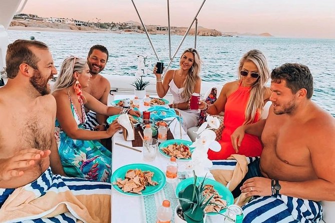 Private Yacht Cruise 4 Hour- Snorkeling & Paddle Boarding - A 4-hour private yacht cruise in Cabo, without the rush