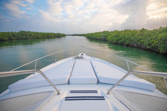 Private Yacht Rental Sea Ray 46ft Cancun 23P3 - Isla Mujeres route time in 4 and 6 hours