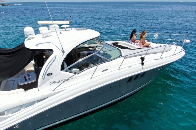 Private Yacht Sea Ray all-inclusive charter in Cabo - A Sea Ray charter that keeps Cabo feeling personal