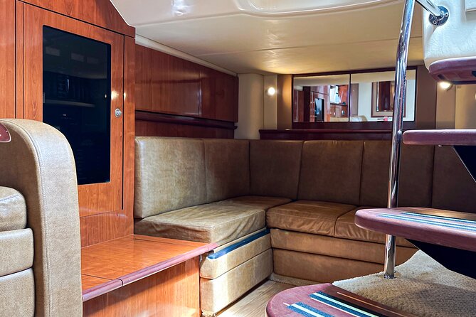 Private Yacht Sea Ray all-inclusive charter in Cabo - Transfers, meeting point, and avoiding time-wasting mix-ups